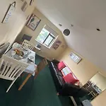 Edwards Cosy Penzion