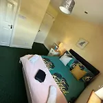 Edwards Cosy Penzion 3*