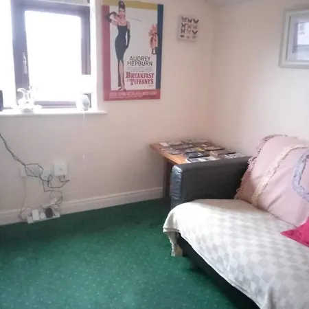 Edwards Cosy Guest house 3*