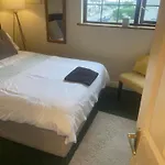 Eamonns Cosy Private Parking 3*