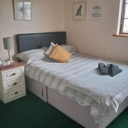 Eamonns Cosy Private Parking 3* Galway