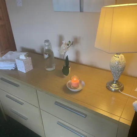 Eamonns Cosy Private Parking 3*